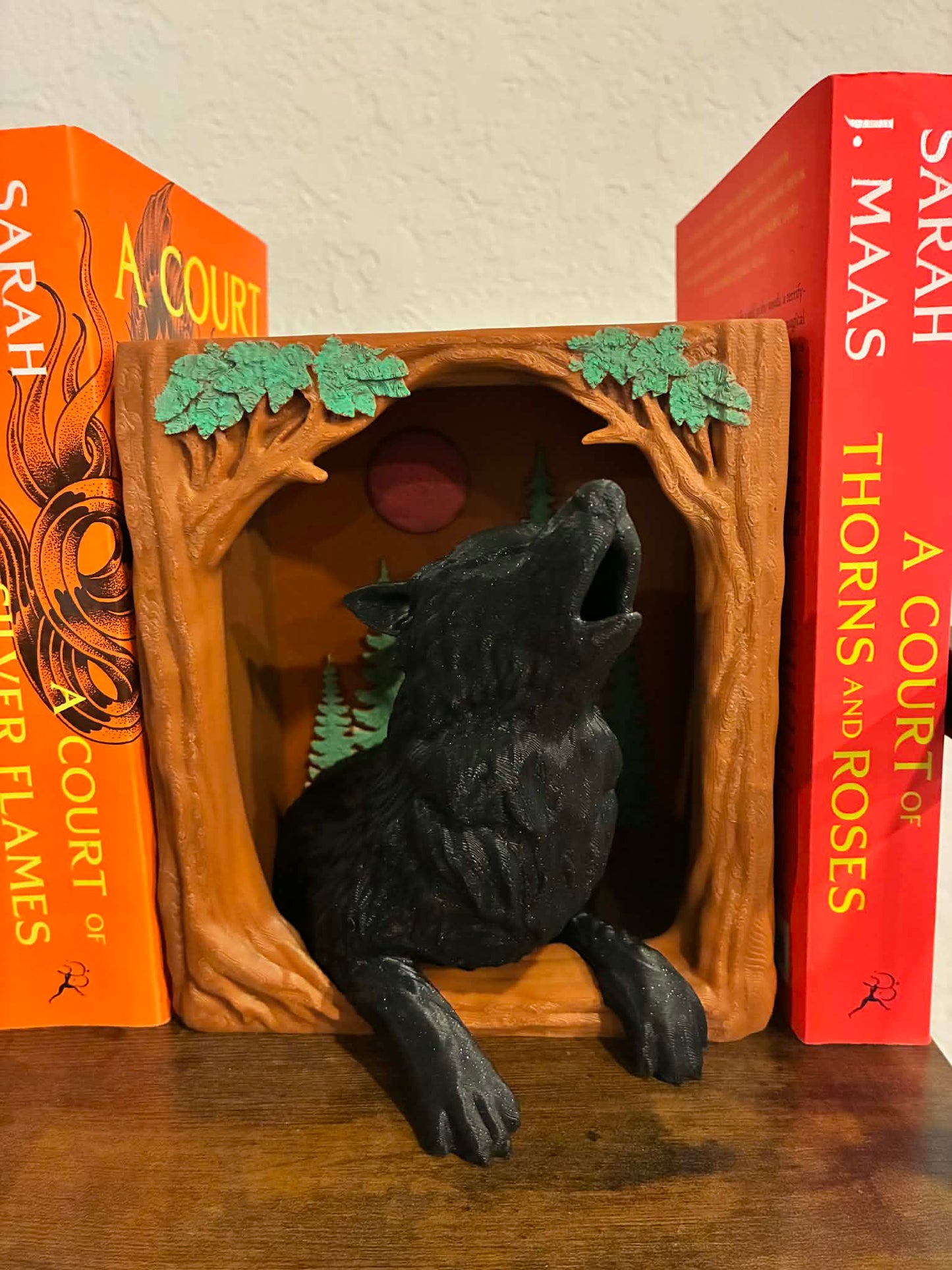 Howling Wolf book nook