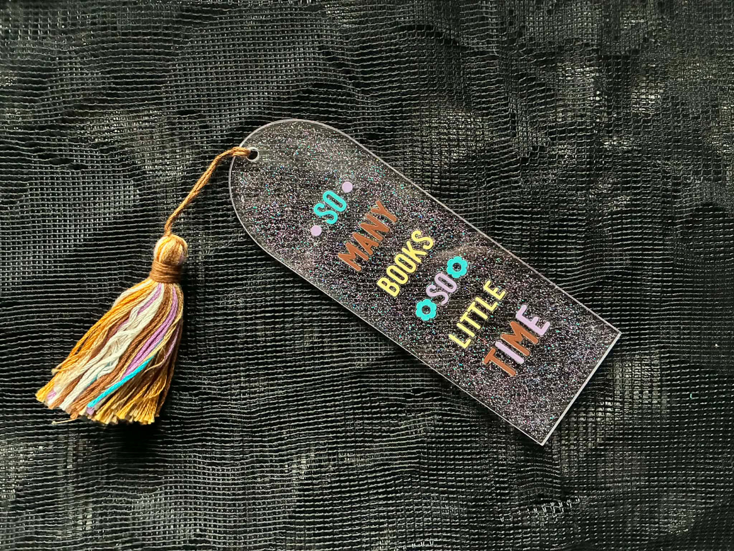 So many books bookmark